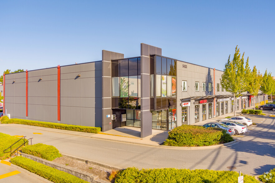 5433 152nd St, Surrey, BC for lease - Primary Photo - Image 1 of 5