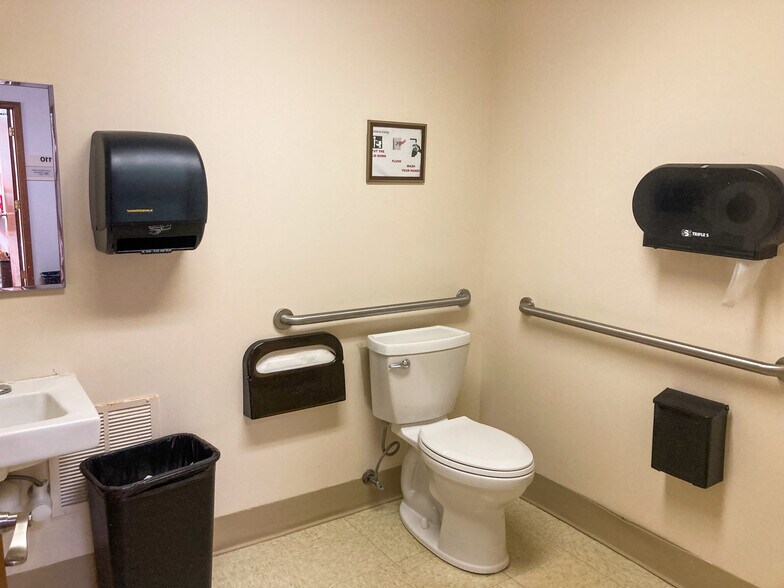 510 W Union St, Athens, OH à vendre - Photo du bâtiment - Image 3 de 14