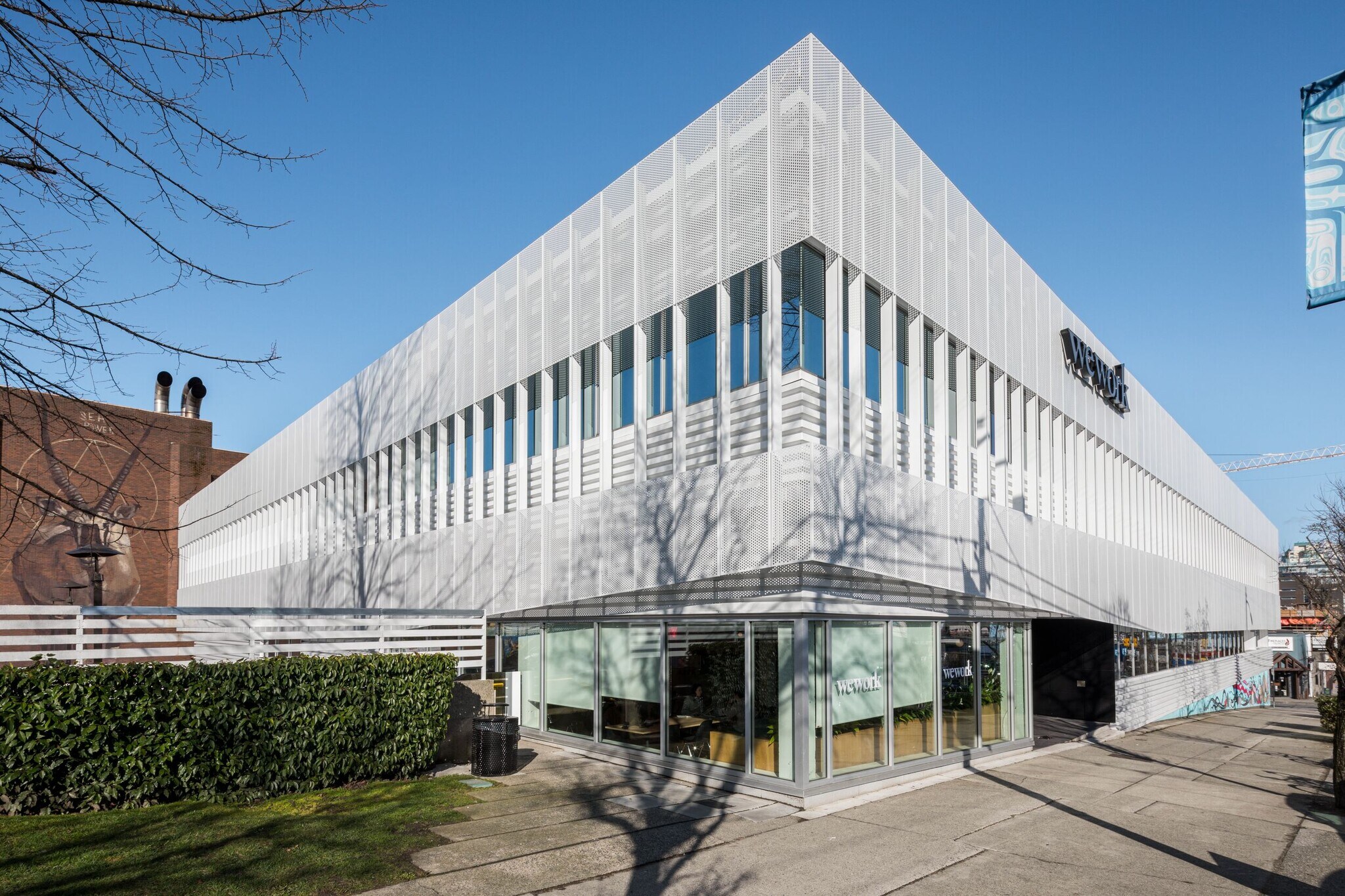 2015 Main St, Vancouver, BC à louer Photo du bâtiment- Image 1 de 5