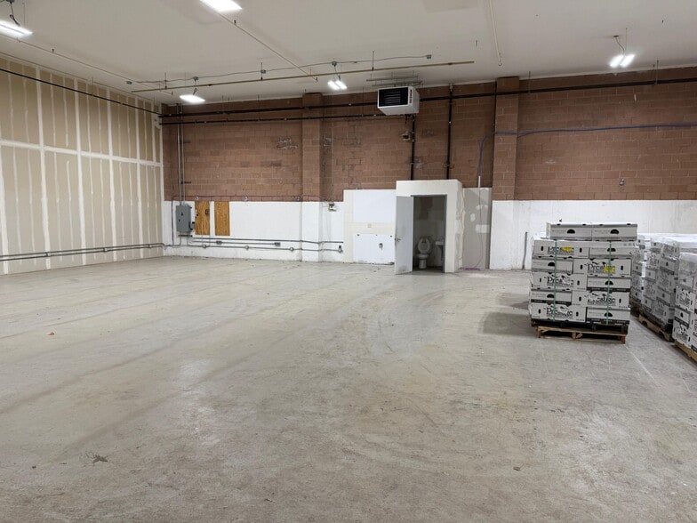 351 Spook Rock Rd, Suffern, NY for lease - Building Photo - Image 3 of 9