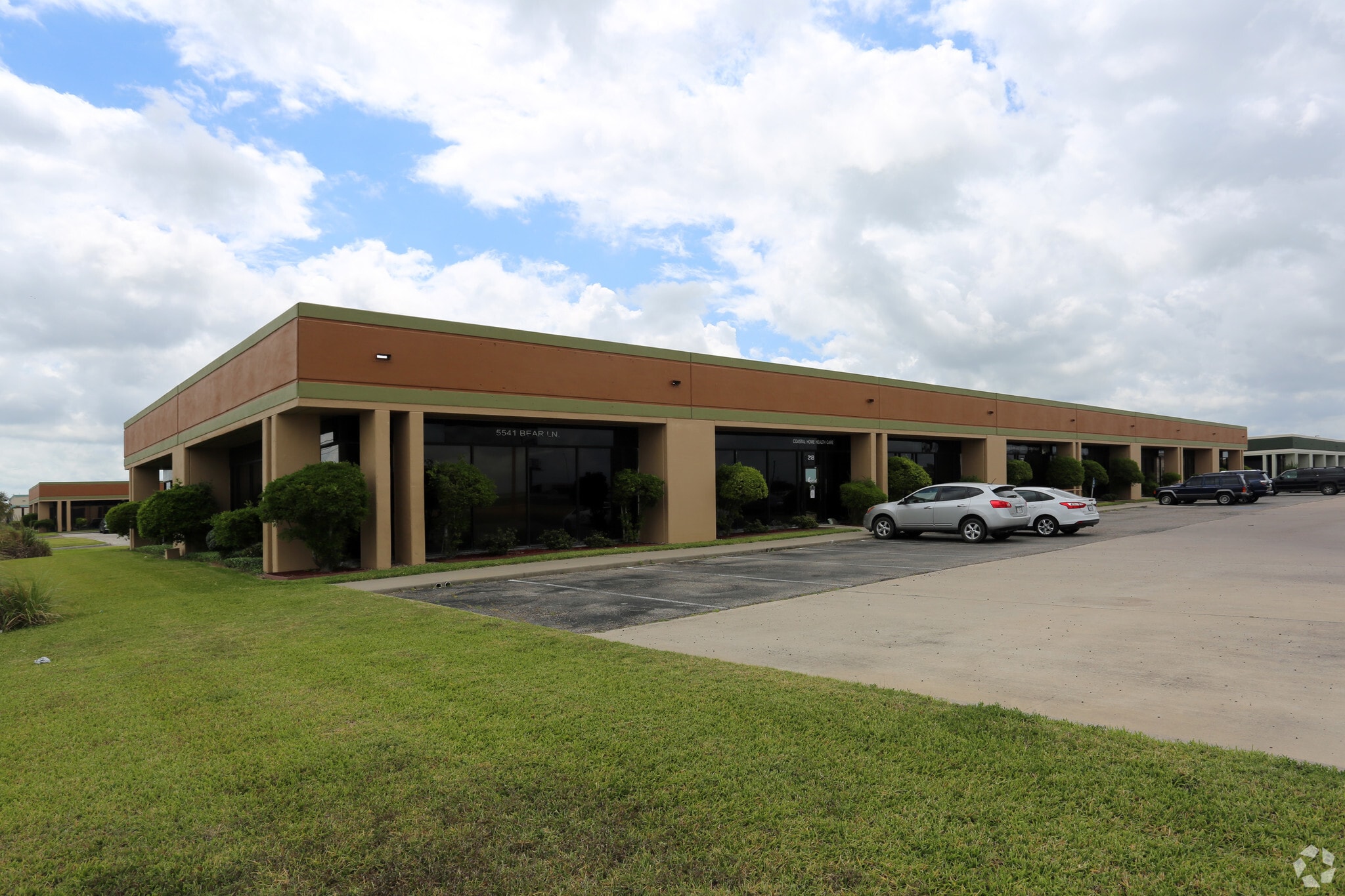 5541 Bear Ln, Corpus Christi, TX for sale Primary Photo- Image 1 of 20