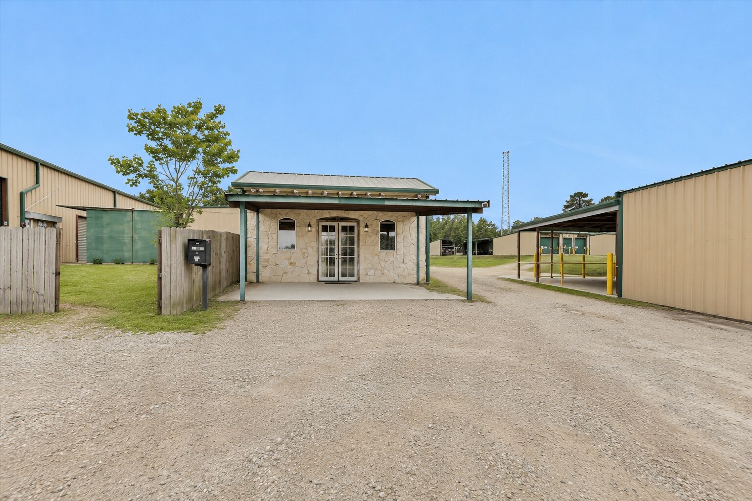 422 McCaleb Rd, Montgomery, TX à louer Photo du bâtiment- Image 1 de 14