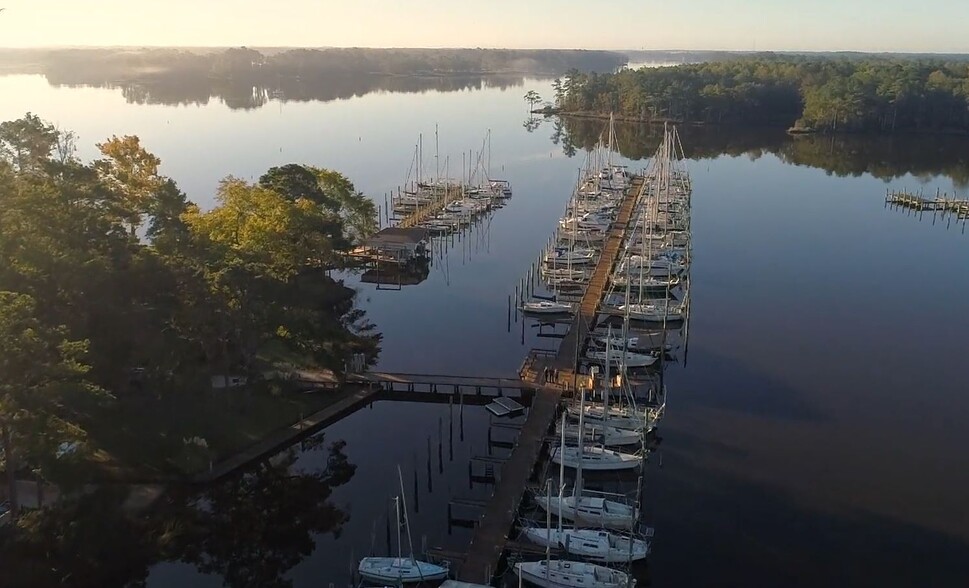 2645 Temples Point, Havelock, NC for sale - Primary Photo - Image 1 of 1