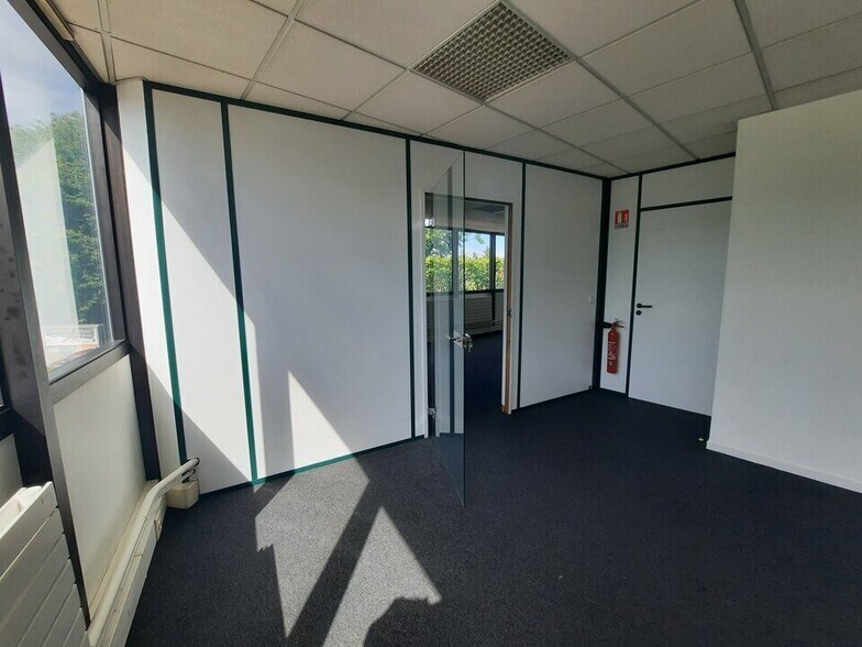 Bureau dans Sotteville-lès-Rouen à louer - Photo intérieure - Image 3 de 6