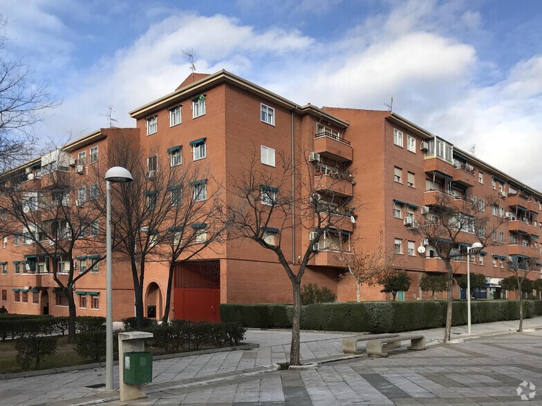 Retail in Toledo, Toledo for lease - Primary Photo - Image 1 of 2