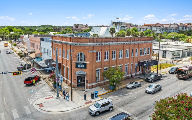 Plus de détails pour 100 W Hopkins St, San Marcos, TX - Commerce de détail à vendre