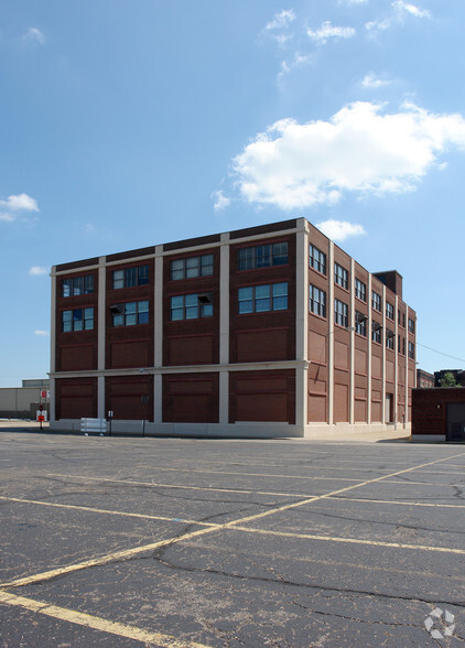 606 2nd St SE, Canton, OH for lease - Primary Photo - Image 1 of 5