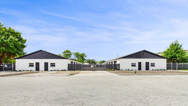 Plus de détails pour 7731 Industrial Rd, Melbourne, FL - Industriel à vendre