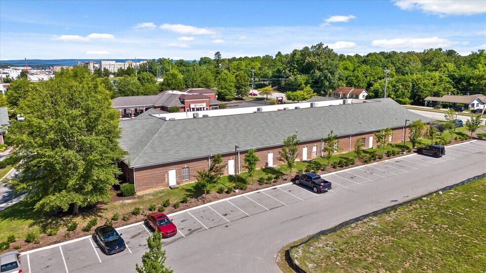 7446 Shallowford Rd, Chattanooga, TN à louer - Photo du bâtiment - Image 3 de 59