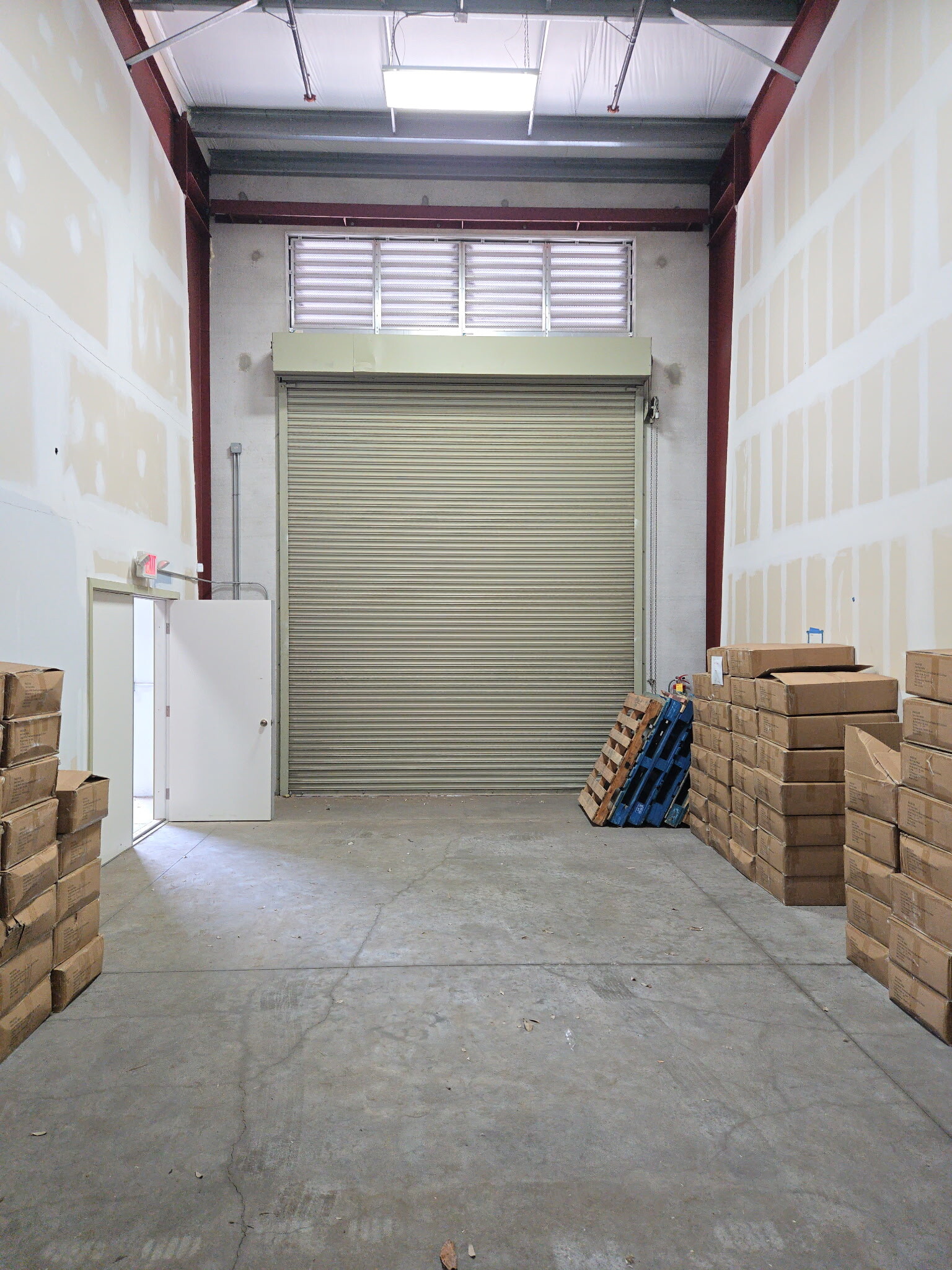 1026 Lauia St, Kapolei, HI for lease Interior Photo- Image 1 of 6