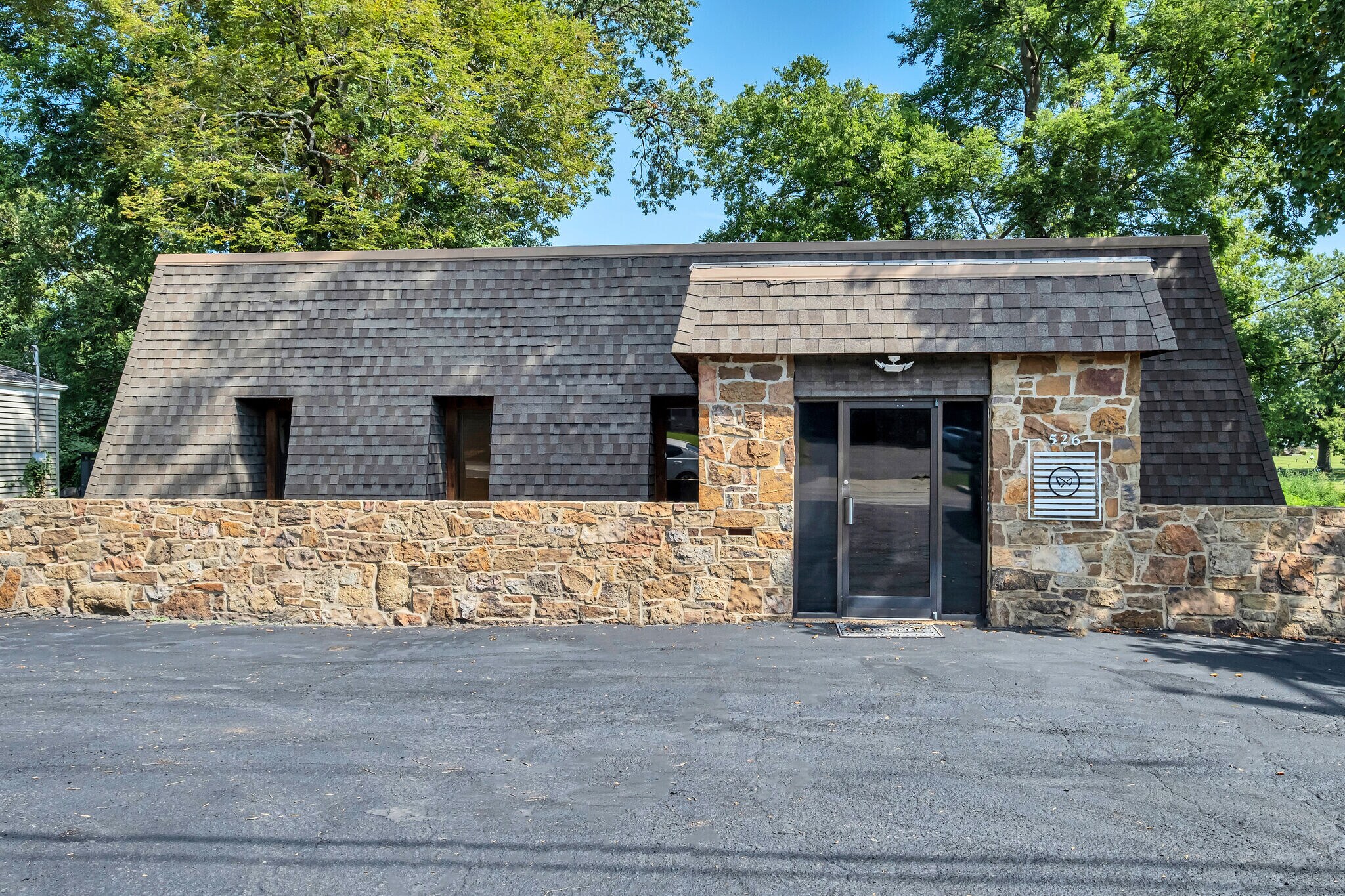 526 E Iris Dr, Nashville, TN à vendre Photo du bâtiment- Image 1 de 1