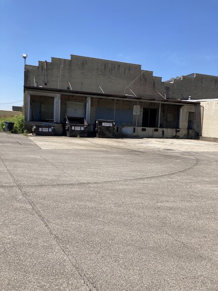 2172-2174 E Seymour Ave, Cincinnati, OH for lease - Building Photo - Image 3 of 6
