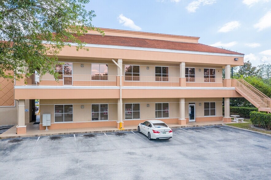 10131 W Colonial Dr, Ocoee, FL à louer - Photo du bâtiment - Image 3 de 6