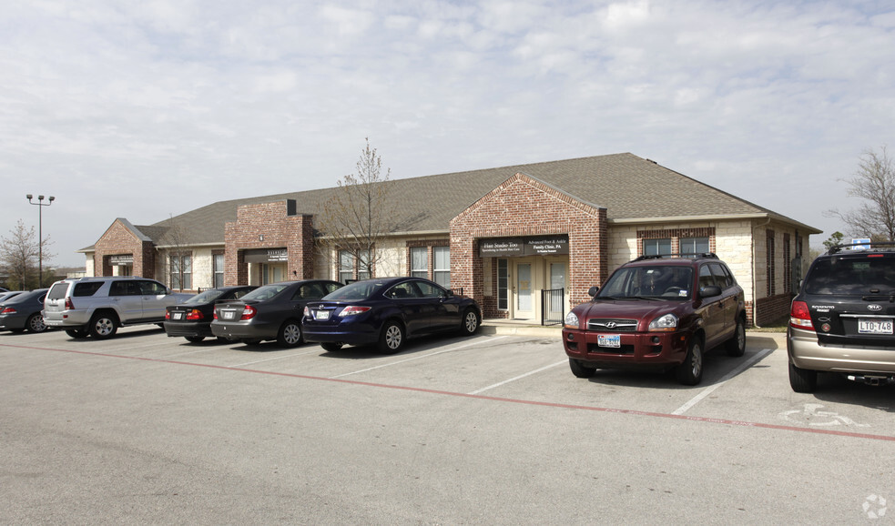 15901 Central Commerce Dr, Pflugerville, TX for lease - Building Photo - Image 2 of 17