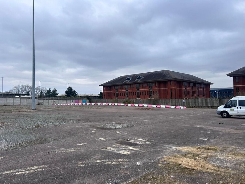 Caxton Way, Stevenage for lease - Building Photo - Image 2 of 7