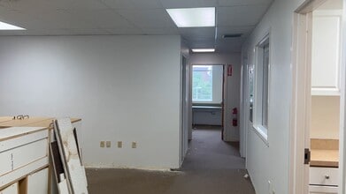 140 Commonwealth Ave, Danvers, MA à louer - Vidéo sur l’inscription commerciale 