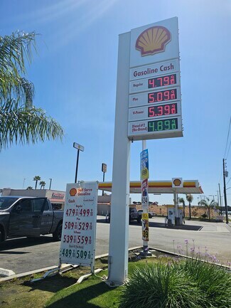 Plus de détails pour 8101 E Brundage Ln, Bakersfield, CA - Vente au détail à vendre
