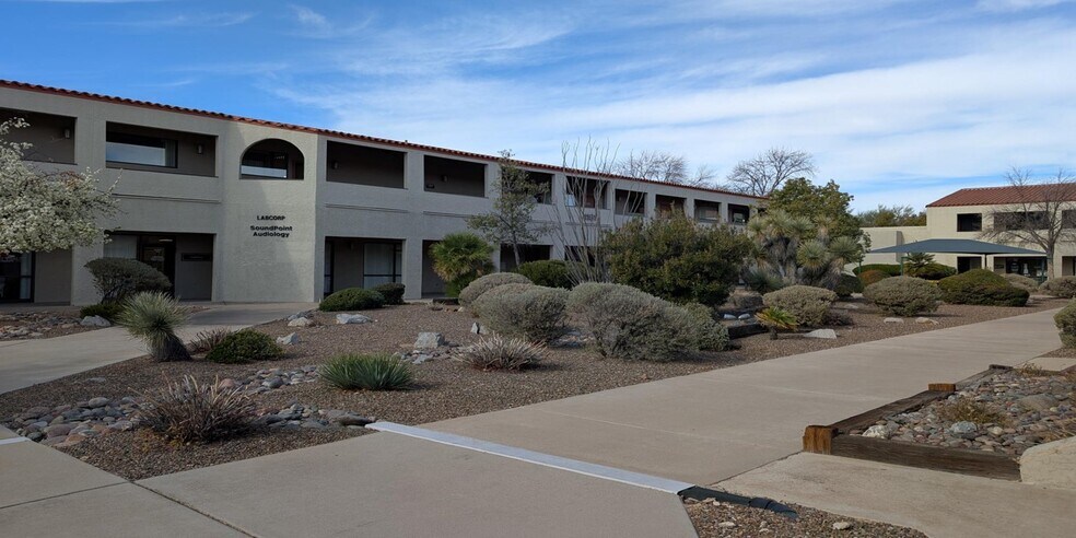 1131 S La Canada Dr, Green Valley, AZ à louer - Photo du bâtiment - Image 2 de 9