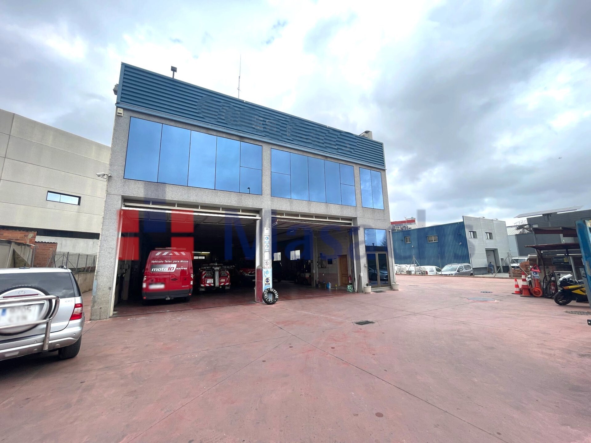 Retail in Terrassa, Barcelona for lease Building Photo- Image 1 of 14