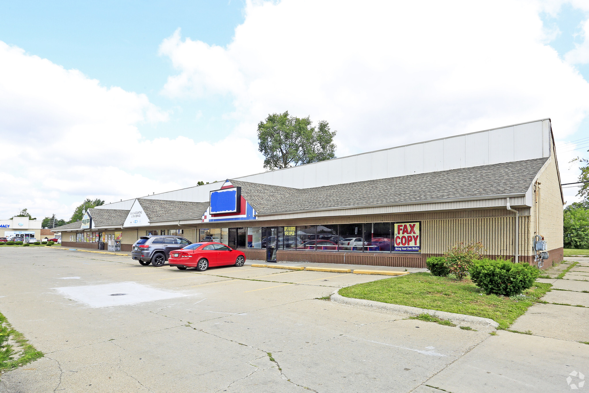 1065-1079 E Nine Mile Rd, Hazel Park, MI à vendre Photo principale- Image 1 de 1