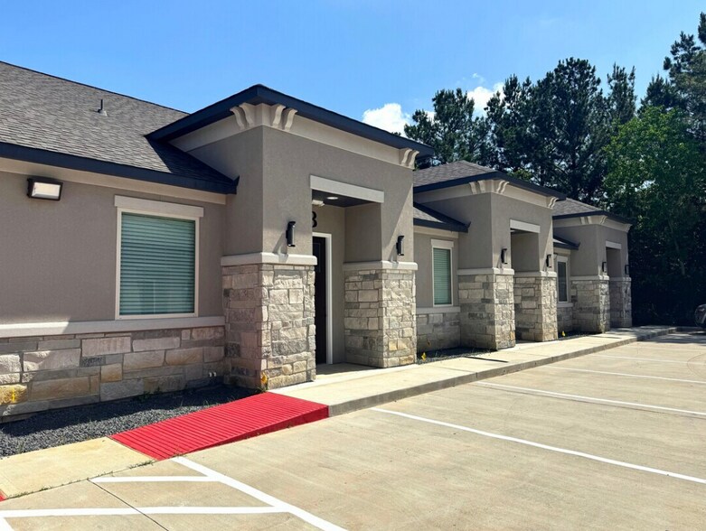 12406 Spring Cypress Rd, Tomball, TX à louer - Photo du bâtiment - Image 2 de 13