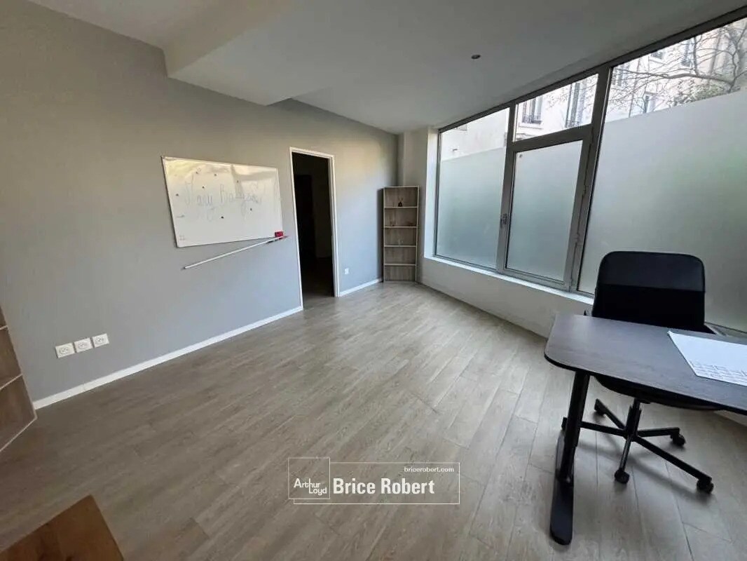 Office in Lyon for lease Interior Photo- Image 1 of 4