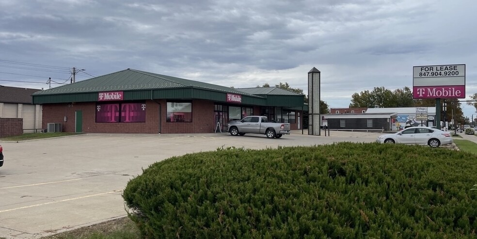 308 1st Ave E, Newton, IA à louer - Photo du bâtiment - Image 3 de 4