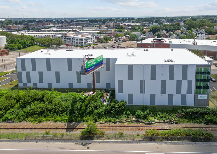 1117 Eddy St, Providence, RI à vendre - Photo du bâtiment - Image 1 de 1