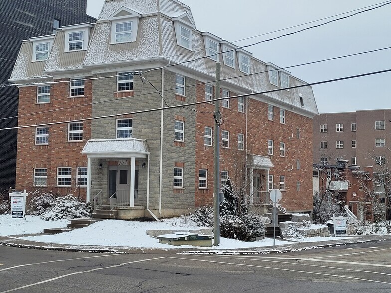 172 Regina St N, Waterloo, ON à vendre - Photo du bâtiment - Image 1 de 1