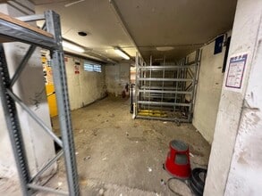 1 Park Rd, Hampton à louer Photo intérieure- Image 1 de 5