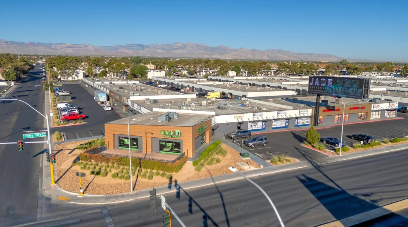 3871 S Valley View Blvd, Las Vegas, NV for lease Primary Photo- Image 1 of 7