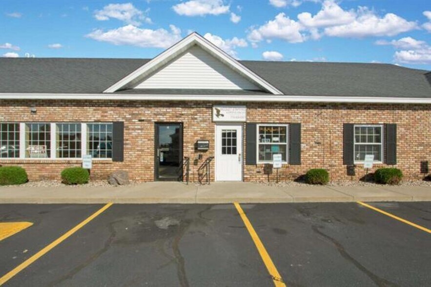 2811 8th St, Wisconsin Rapids, WI à louer - Photo du bâtiment - Image 3 de 26
