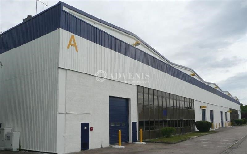 Industrial in Gondreville for lease - Building Photo - Image 1 of 8