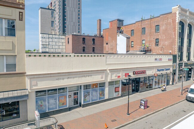 Plus de détails pour 596-600 Massachusetts Ave, Cambridge, MA - Commerce de détail à louer