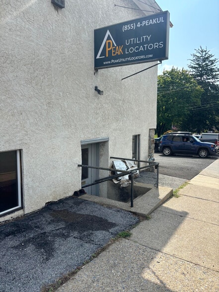 15 S 2nd St, Emmaus, PA for lease - Building Photo - Image 2 of 9