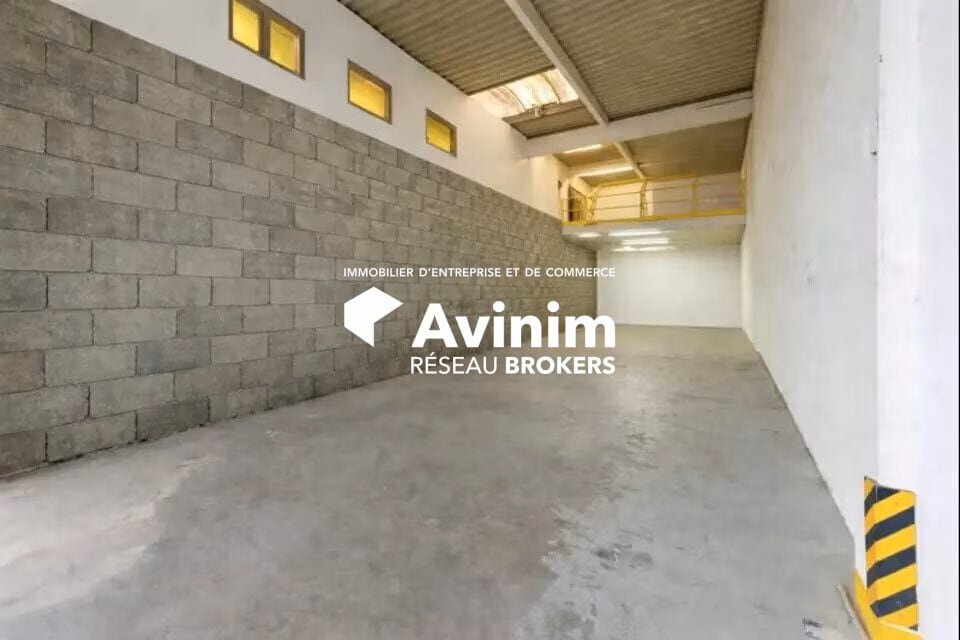 Industrial in Baillet En France for lease Interior Photo- Image 1 of 4