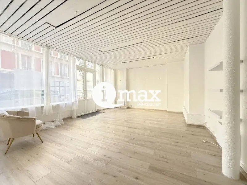 Retail in Levallois-Perret for lease Interior Photo- Image 1 of 5