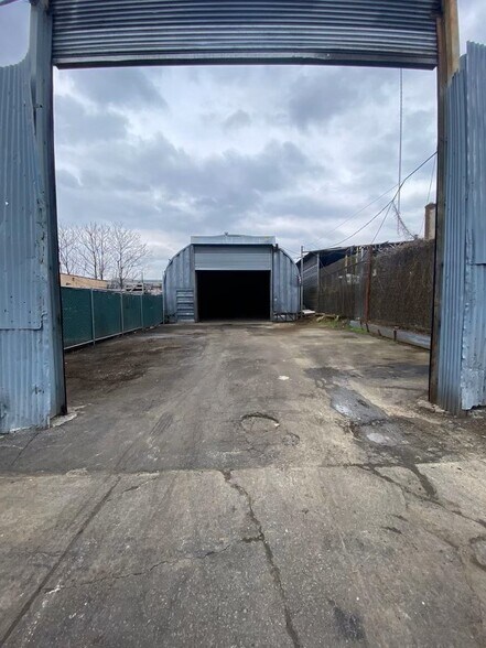 15-21 129th st, College Point, NY à louer - Photo principale - Image 3 de 5