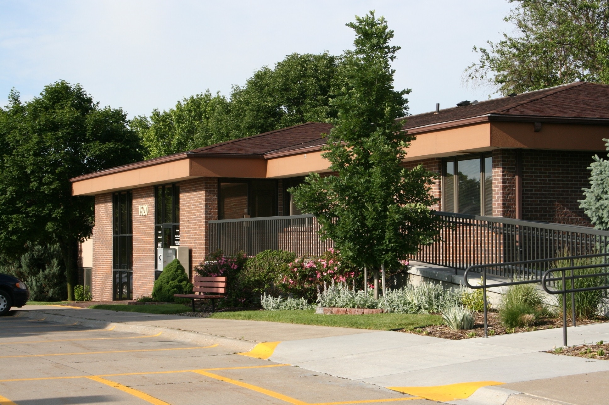 1520 S 70th St, Lincoln, NE for lease Primary Photo- Image 1 of 3