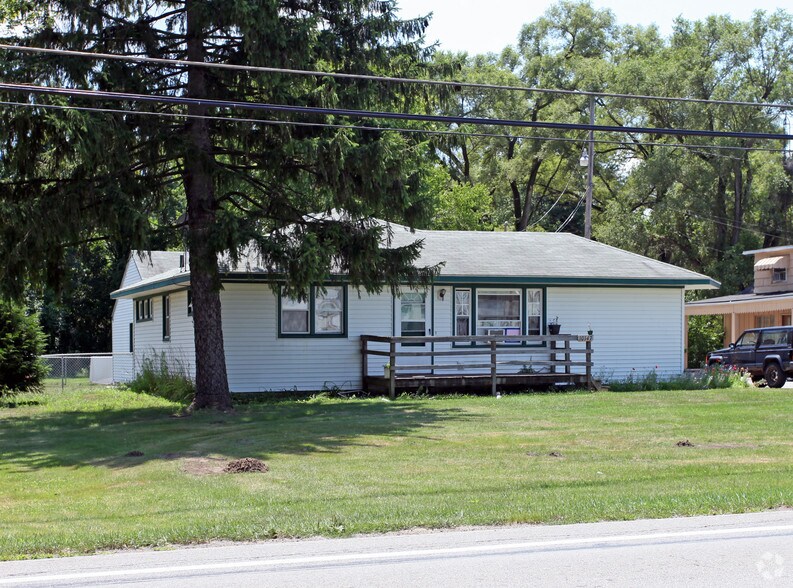 10147 Maumee Western Rd, Monclova, OH à vendre - Photo du bâtiment - Image 2 de 14