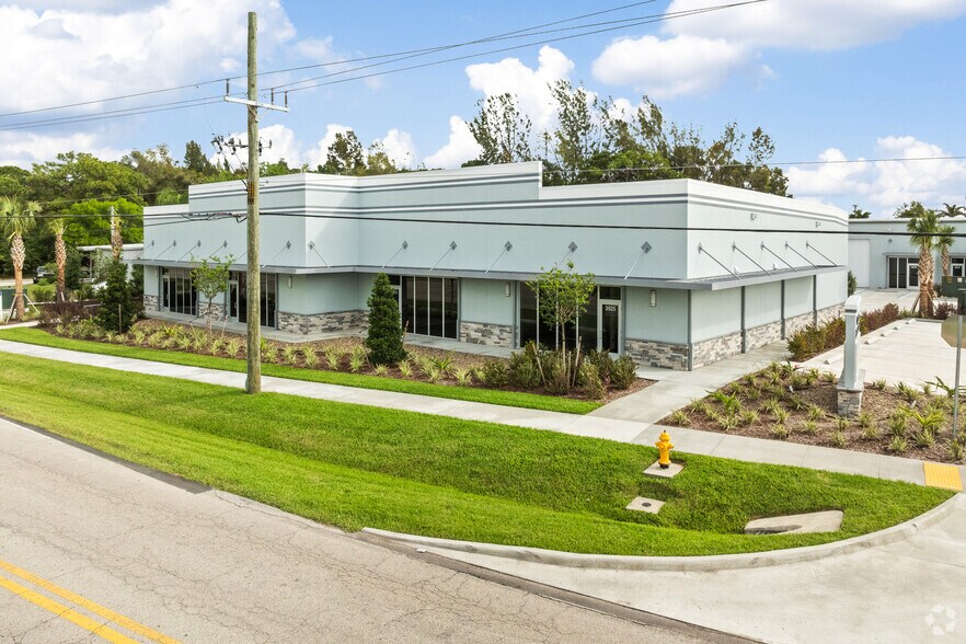 3931 SE Commerce Ave, Stuart, FL à louer - Photo du bâtiment - Image 1 de 23