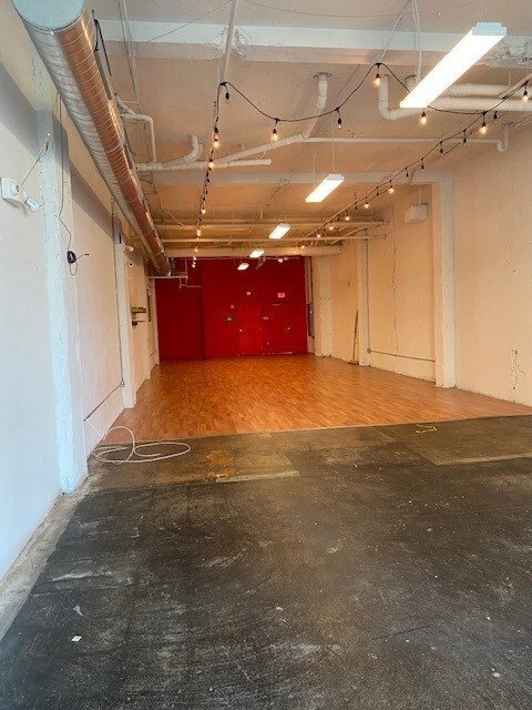 1123 E Main St, Bridgeport, CT for lease Interior Photo- Image 1 of 9