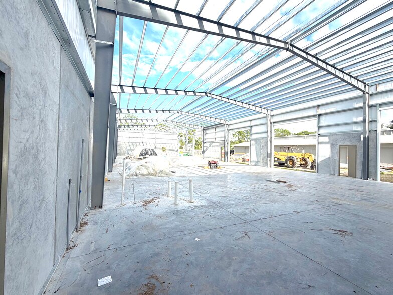 2720 Hibiscus Dr portefeuille de 2 propriétés à vendre sur LoopNet.ca - Photo du bâtiment - Image 3 de 6