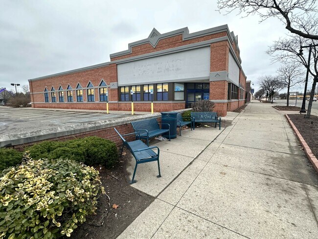 Plus de détails pour 29447 Ford Rd, Garden City, MI - Commerce de détail à vendre