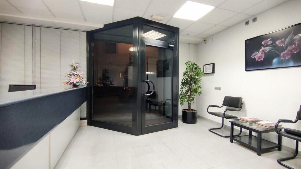 Immeuble residentiel dans Rubí, Barcelona à vendre - Photo intérieure - Image 3 de 13