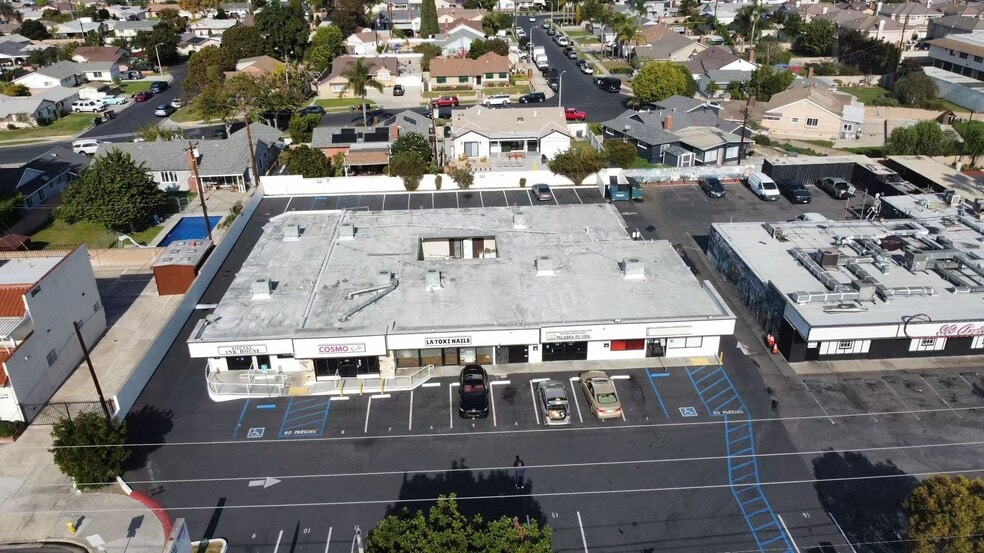 8869-8879 Katella Ave, Anaheim, CA à louer - Photo du bâtiment - Image 2 de 9