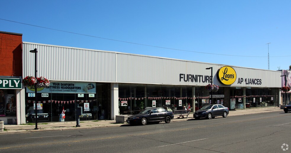 2870-2872 Danforth Ave, Toronto, ON for sale - Primary Photo - Image 1 of 1