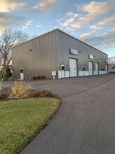 232 Huttleston Ave, Fairhaven, MA for lease Interior Photo- Image 2 of 21