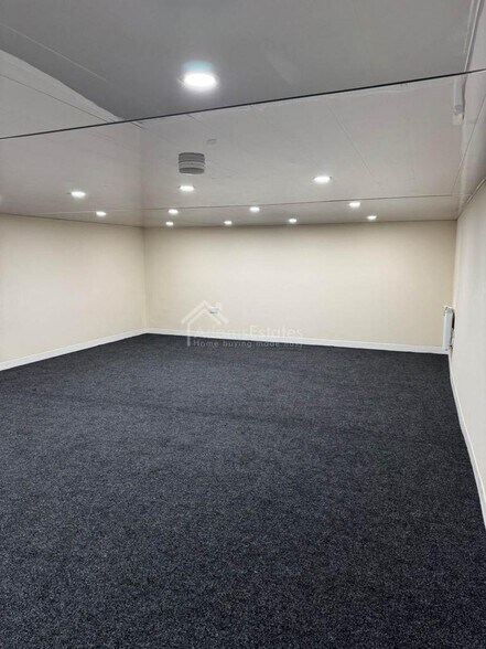 48A Warren St, Dewsbury à louer - Photo du bâtiment - Image 2 de 5