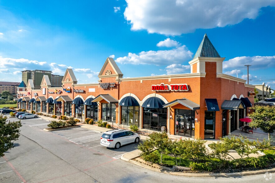 923 N Loop 1604 E, San Antonio, TX à louer - Photo du bâtiment - Image 2 de 8